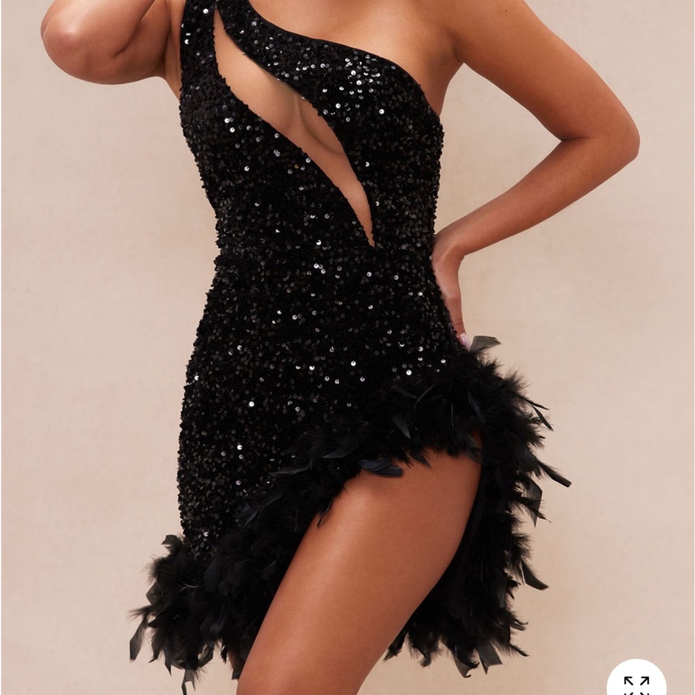 Sexy Black Sequin Feather One-Shoulder Dress